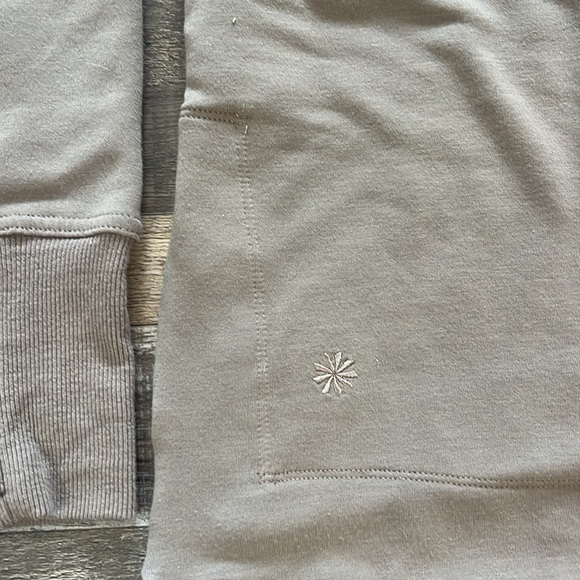 Athleta Coaster Luxe Sweatshirt. Taupe color. Extra Small - Picture 6 of 6